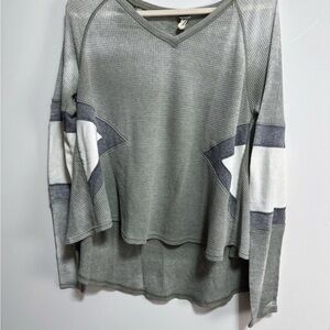 We The Free Gray V-Neck Thermal Medium